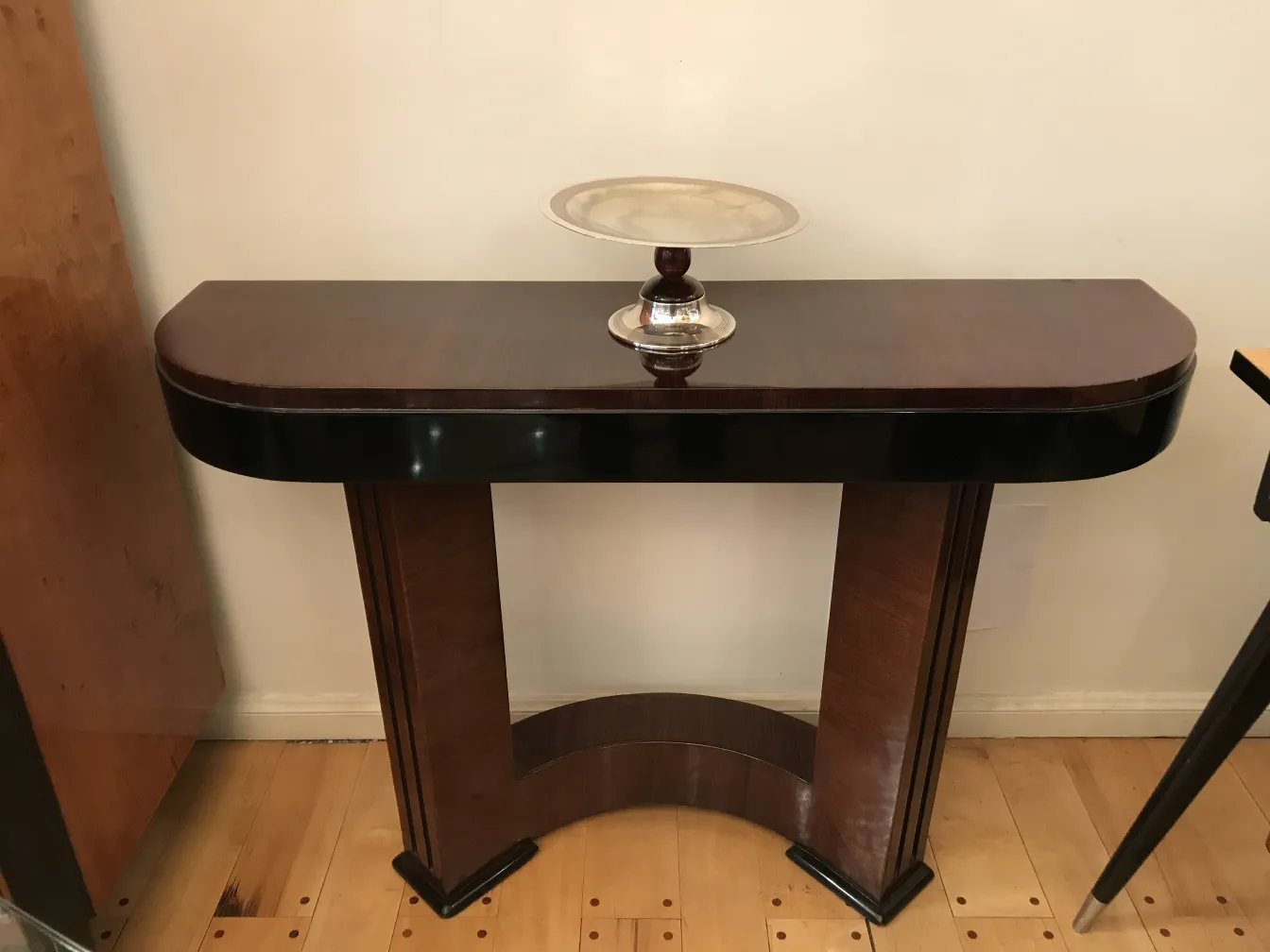 Plateaux de carte ancien sur une table décorative