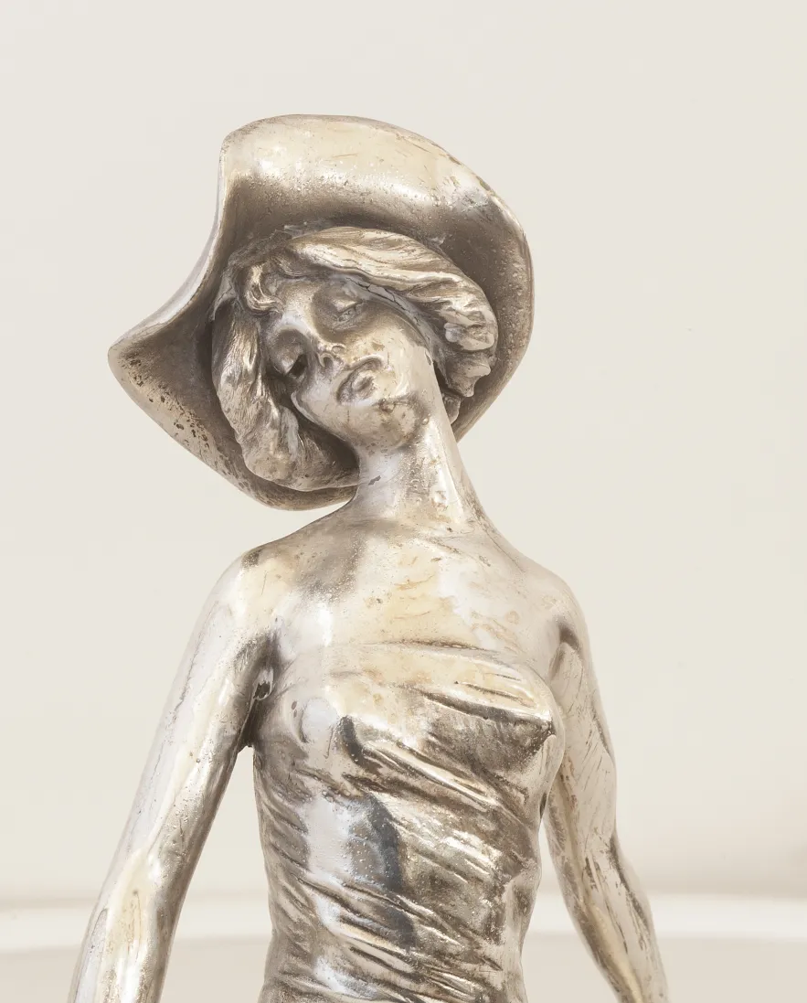 bandeja antigua de cartas L. Allion con detalles decorativos