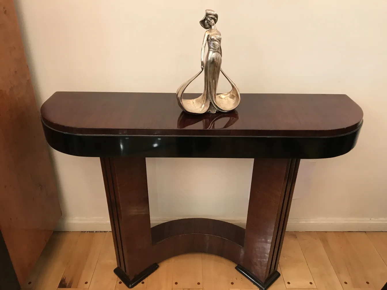 古董卡片托盘L. Allion，顶部有装饰图案