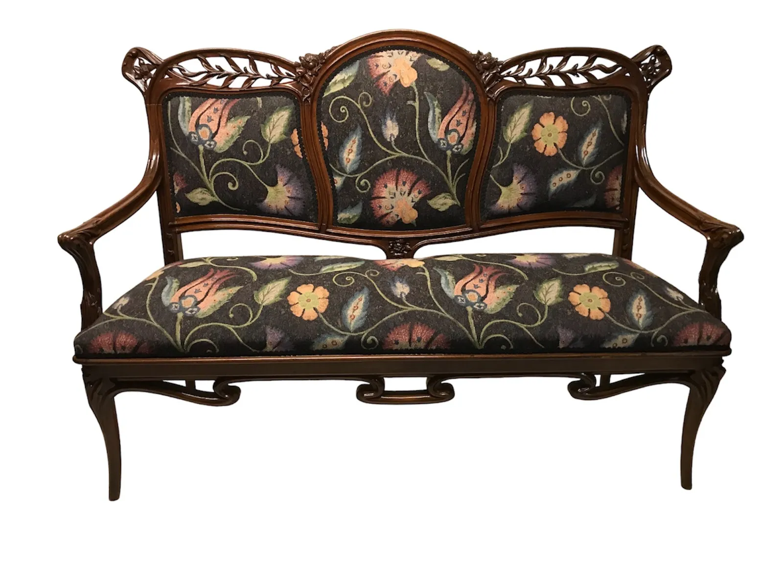 3 fauteuils anciens avec des détails floraux art nouveau