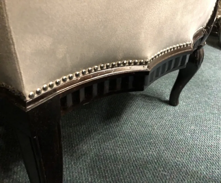 Tres sillones antiguos de Paul Follot con tapizado elegante