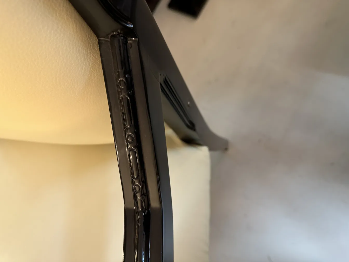 古董办公椅，靠背装饰细节