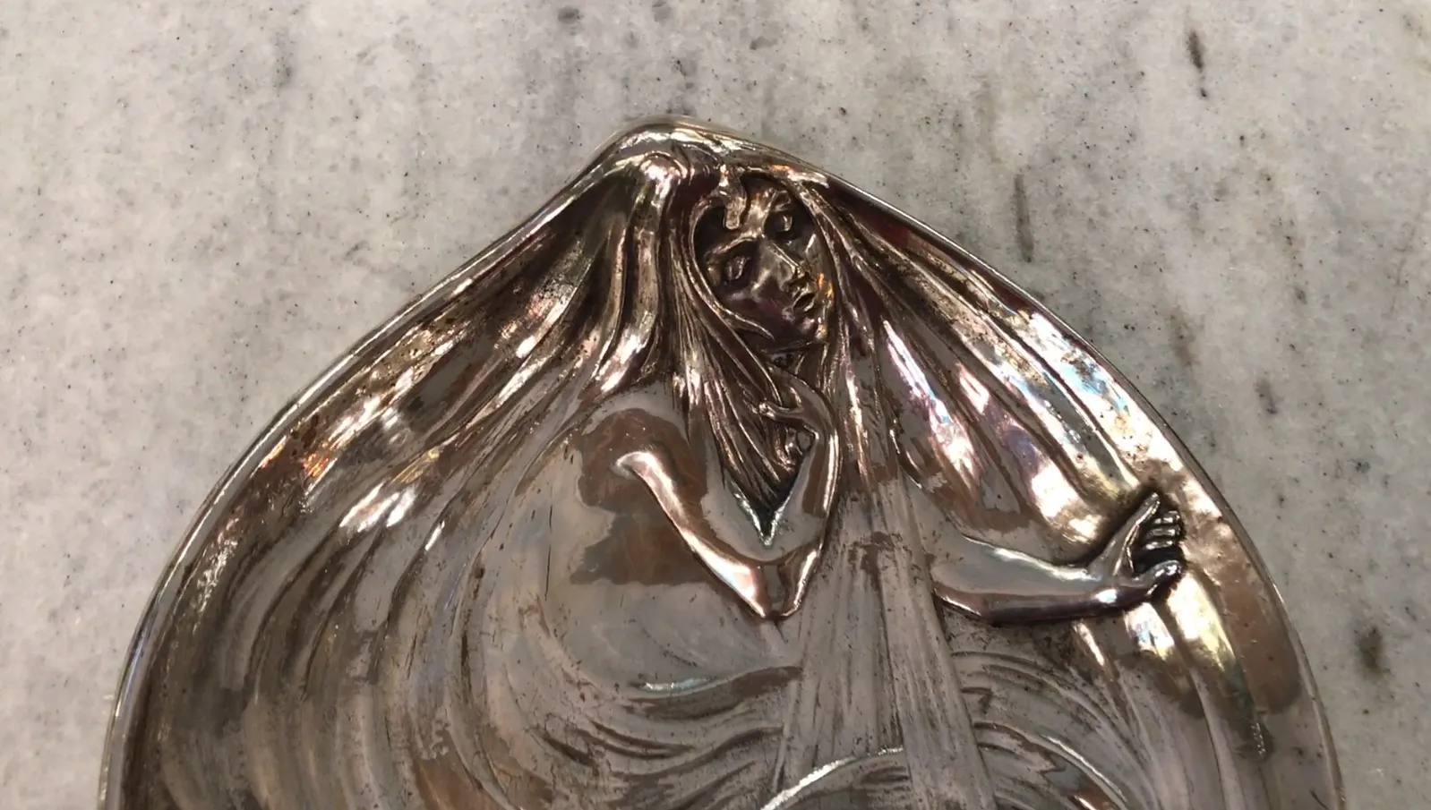 古董WMF卡片托盘，带有细致的设计