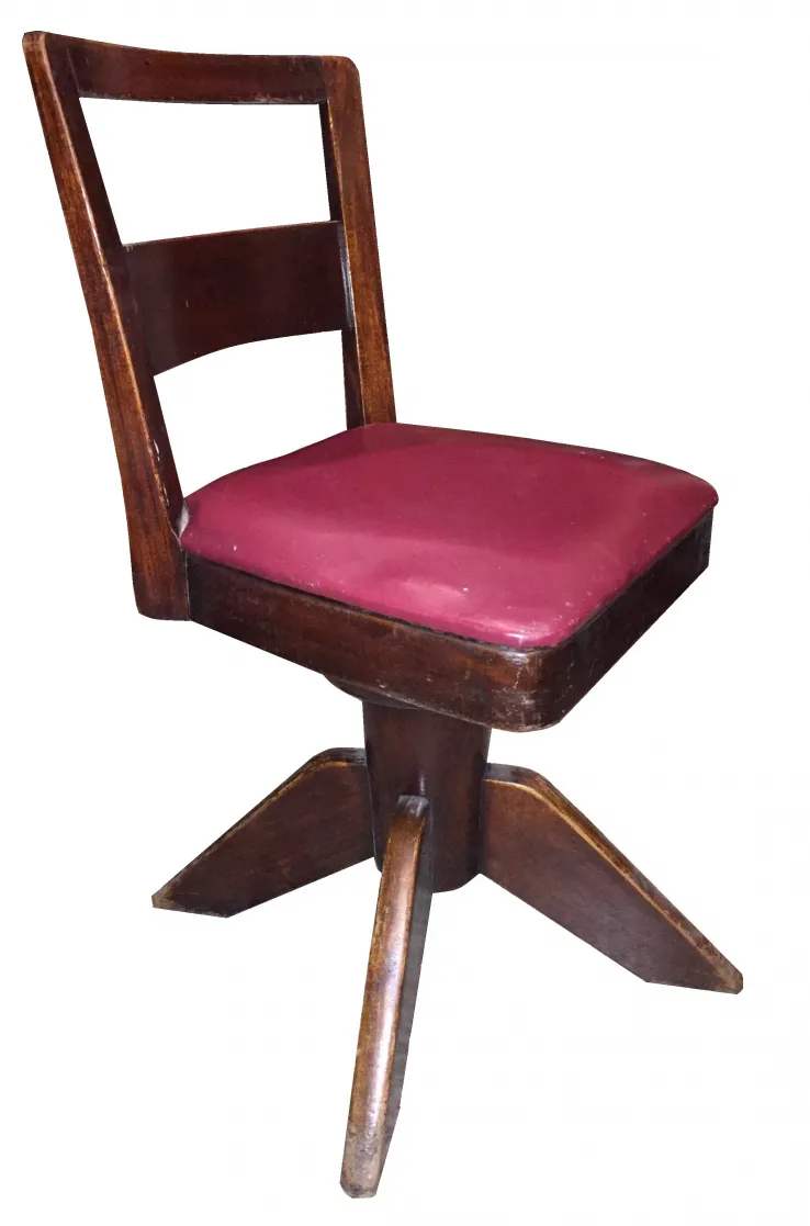 4 cadeiras de escritório antigas com encosto e estofamento bordô