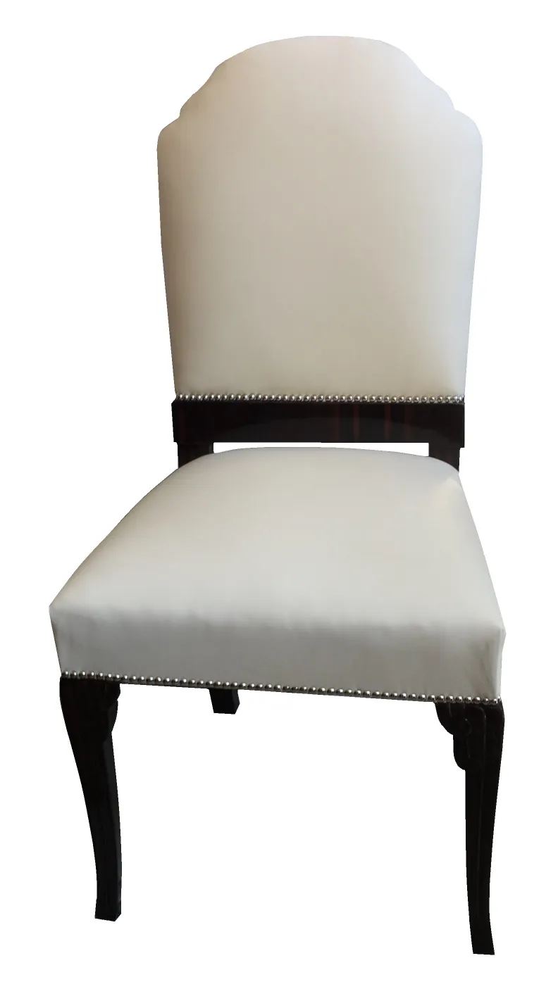 6 chaises anciennes de salle à manger au design élégant