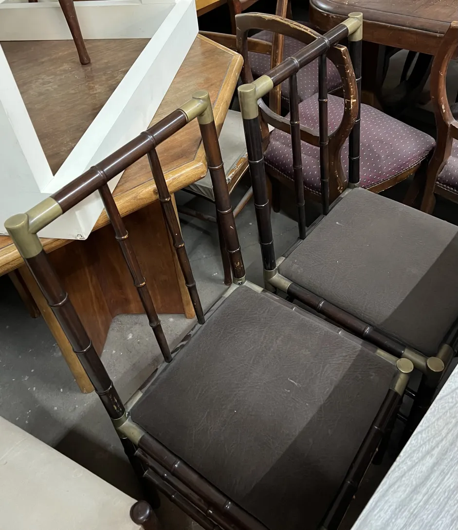 Ensemble de 6 chaises anciennes avec un design spécial, cadre antique.