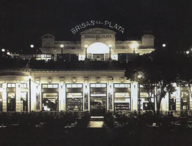 प्राचीन Munich कुर्सियाँ रात के परिदृश्य में