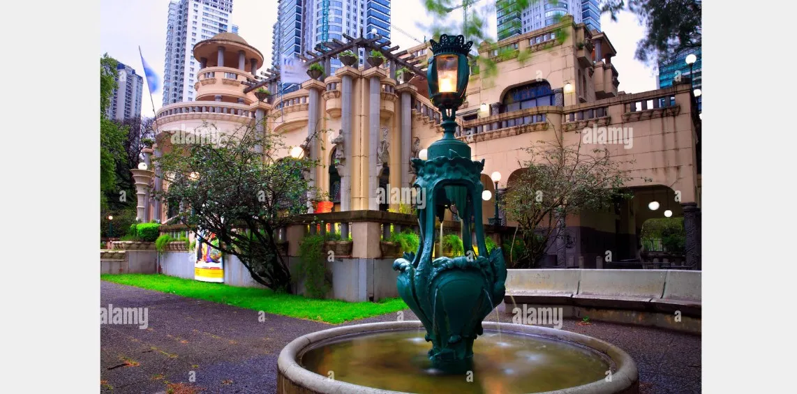 6개 고전 Munich 의자가 쾌적한 건축 환경에