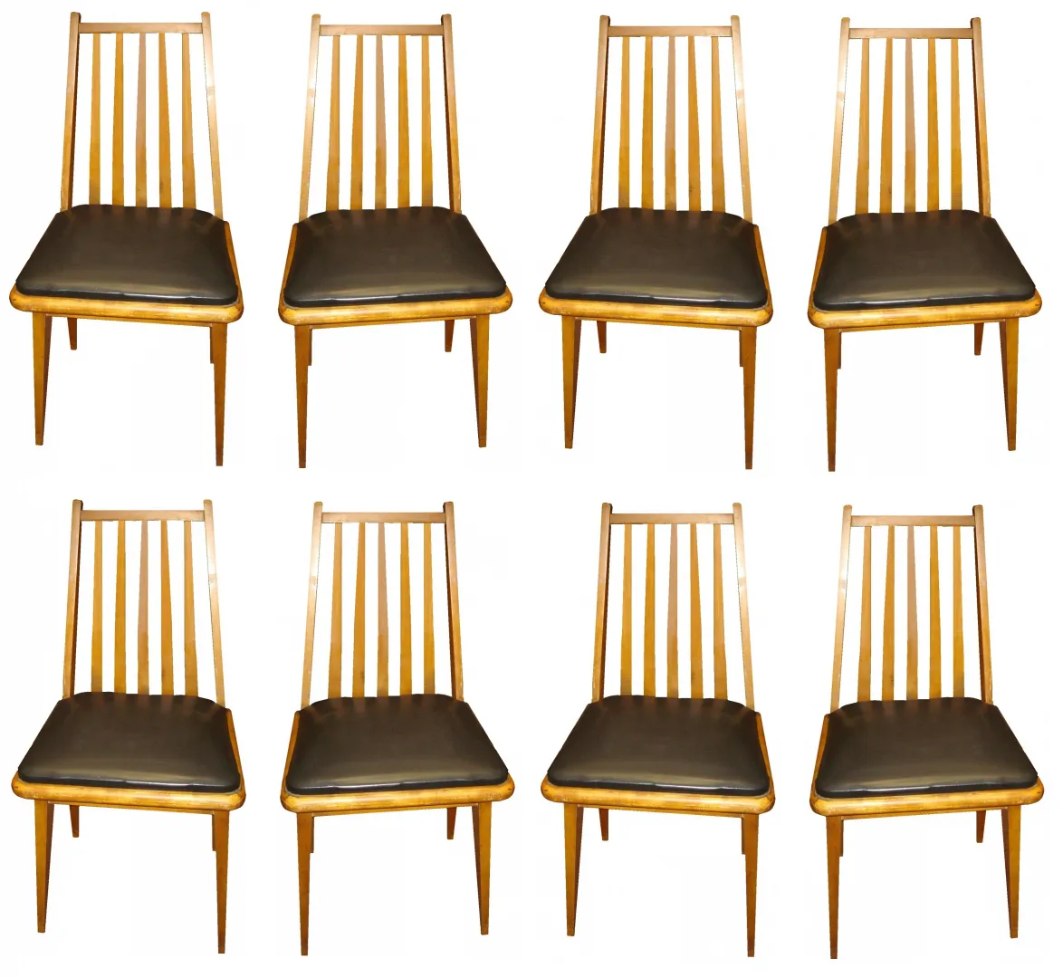 huit chaises antiques avec dossier lisse et coussin noir