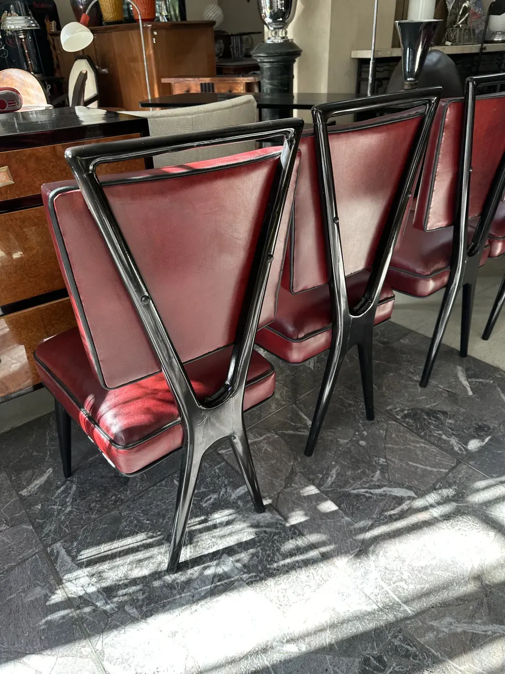 12 sedie antiche dal design elegante e confortevole