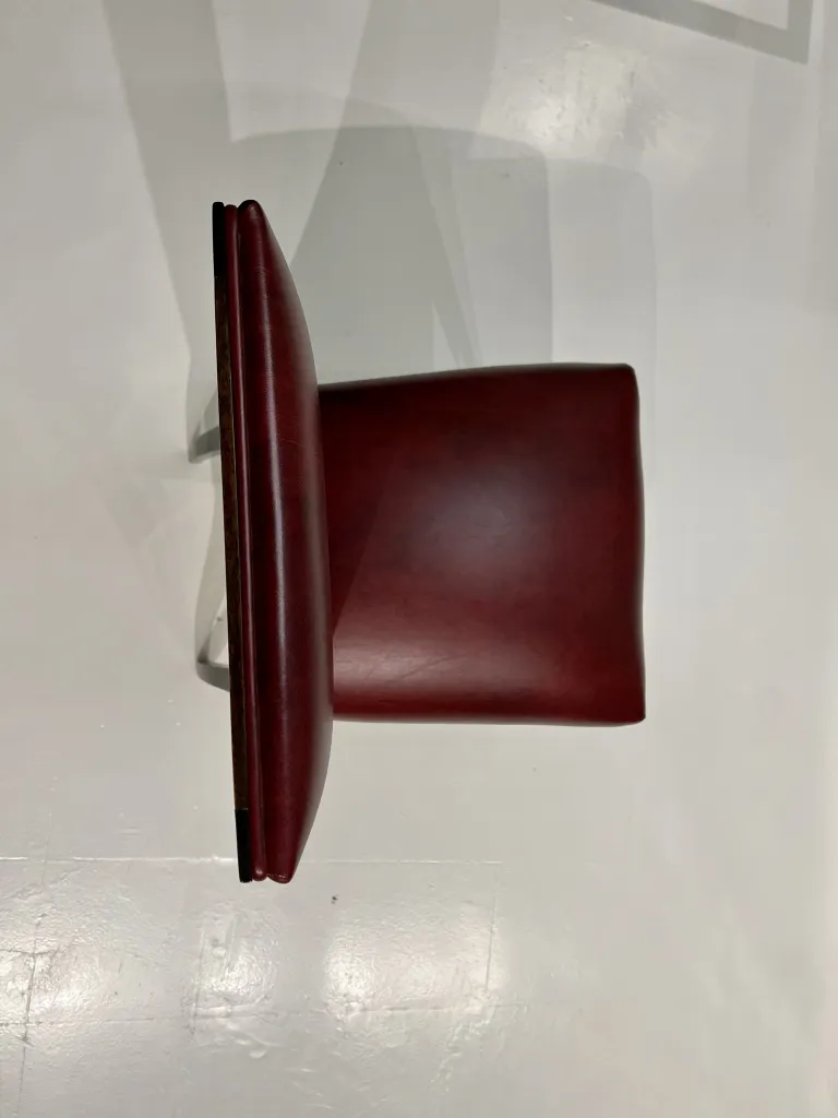 고전적인 우아한 의자 12개의 위에서 보는 모습