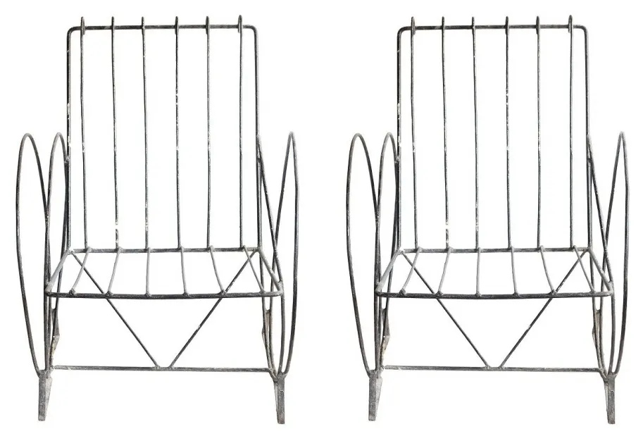 2 poltronas de jardim antigas, design vintage, em ambiente natural