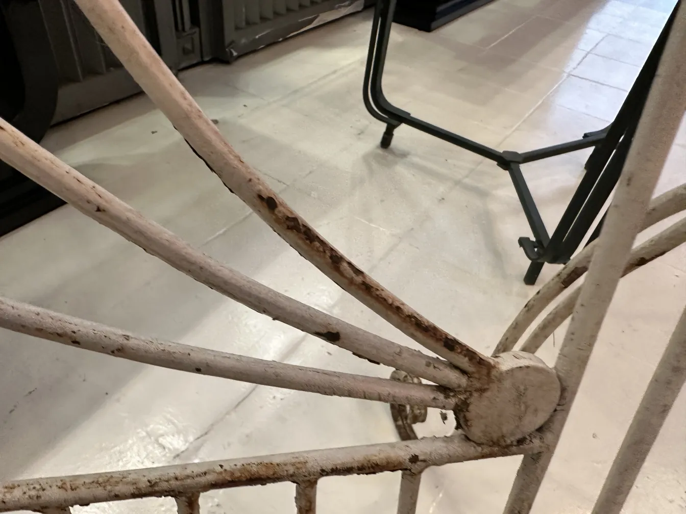 3 sillones de jardín antiguos, detalles únicos y diseño vintage