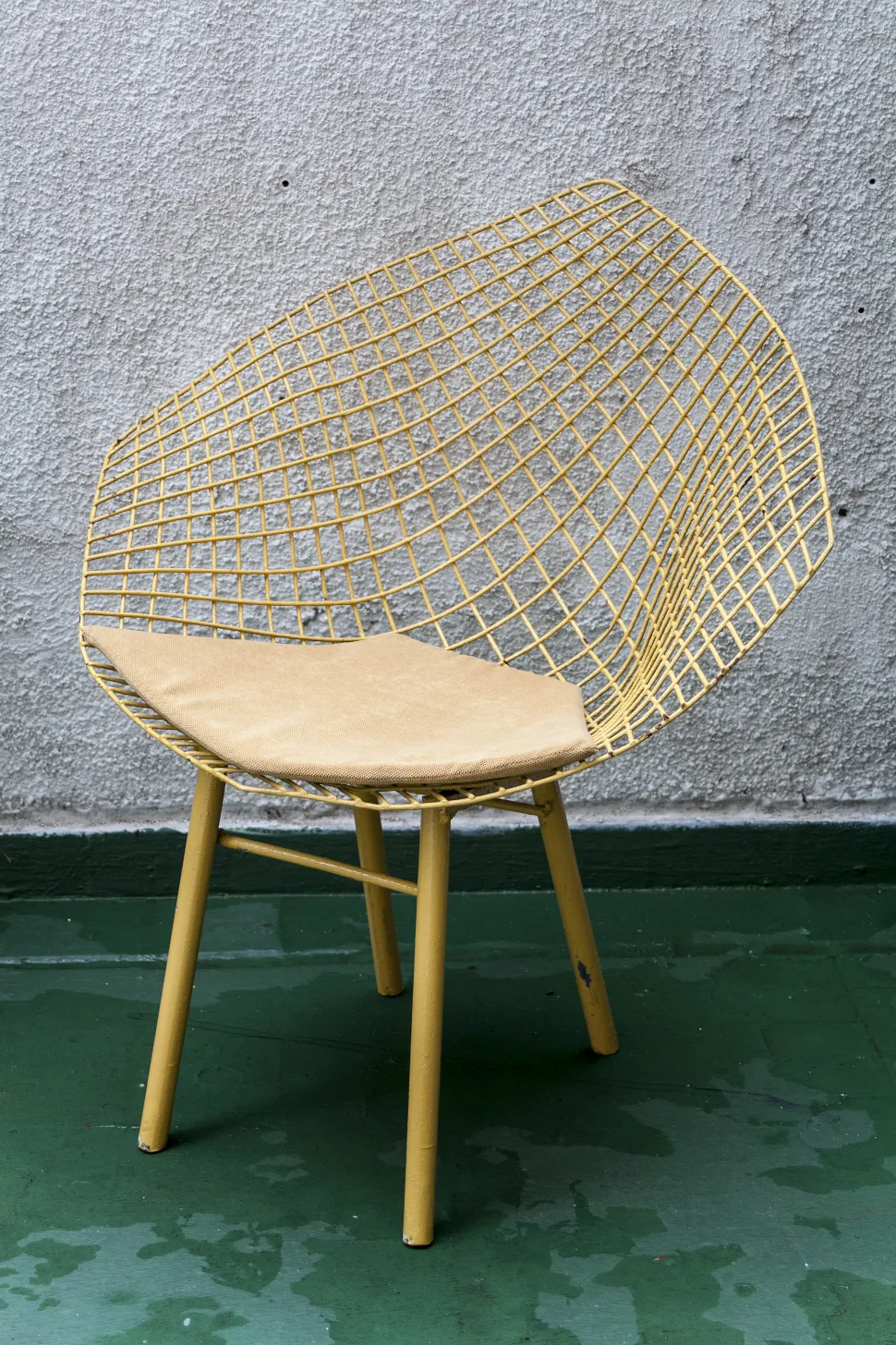 Drei antike Garten-Sessel mit stilvollem und elegantem Design