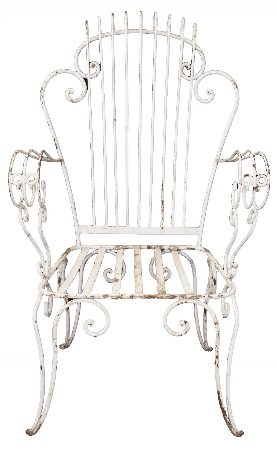 Poltrone da giardino antiche con design decorativo.