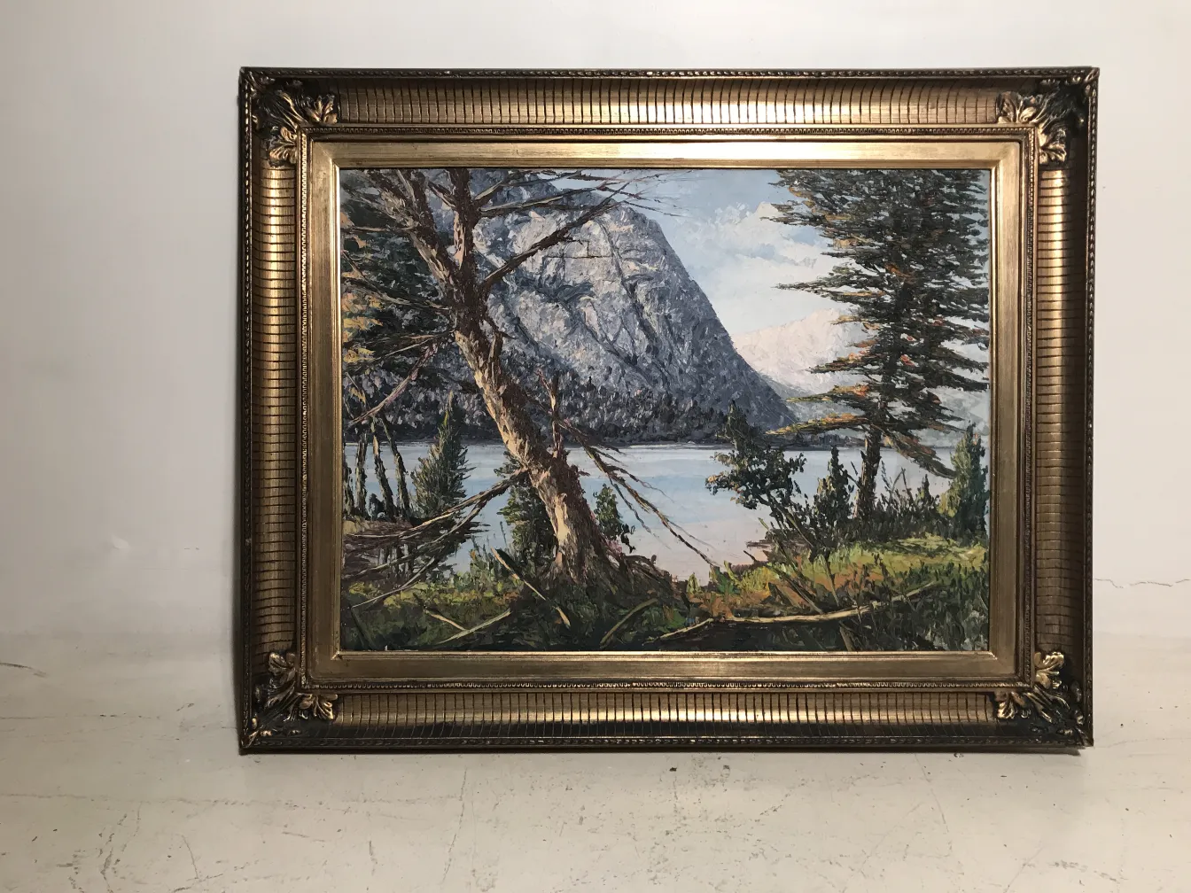 peinture crispino ancienne avec paysage et arbres