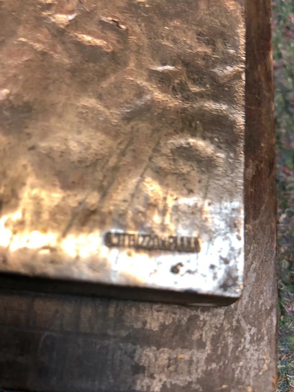 古董墙板，具有可见的装饰细节