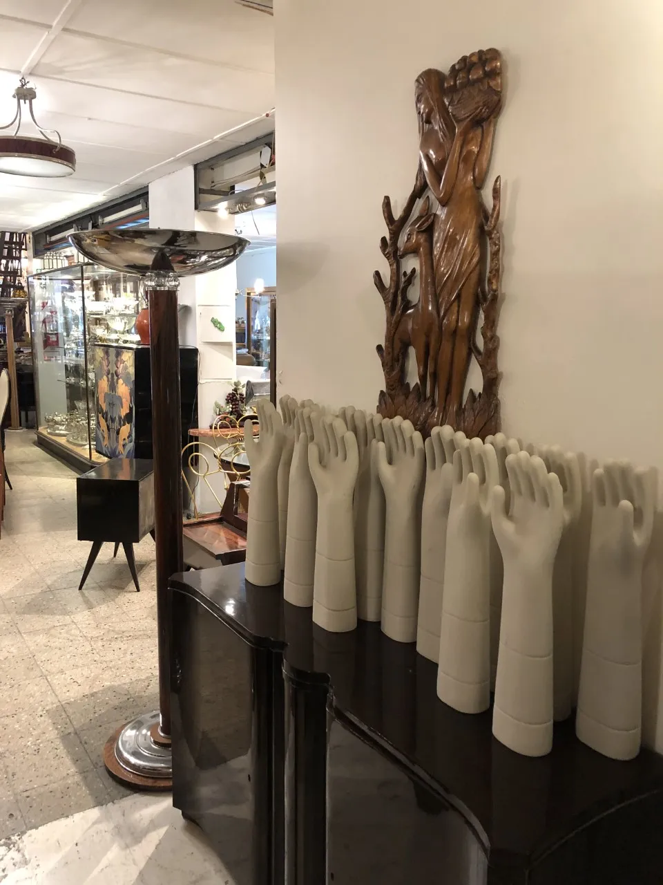 附有装饰的古董墙板Zadra