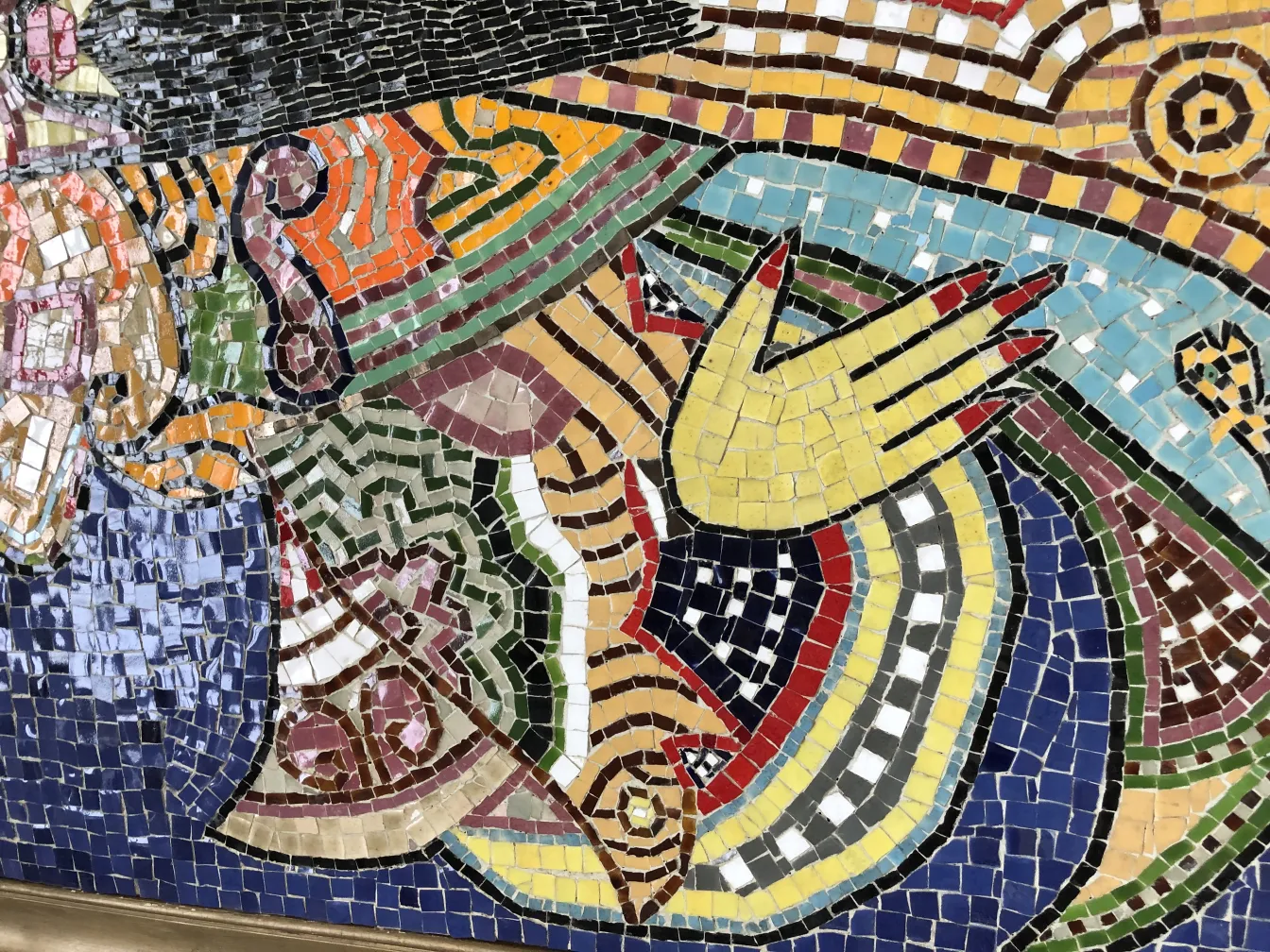 다양한 색상의 장식용 고대 모자이크 그림.