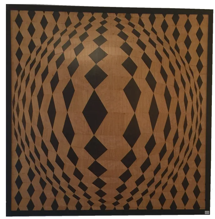 marchetaria antiga com padrões decorativos de formas