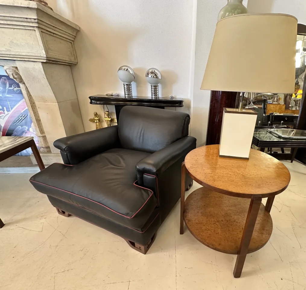 View of 2 antique table lamps in a cozy environment