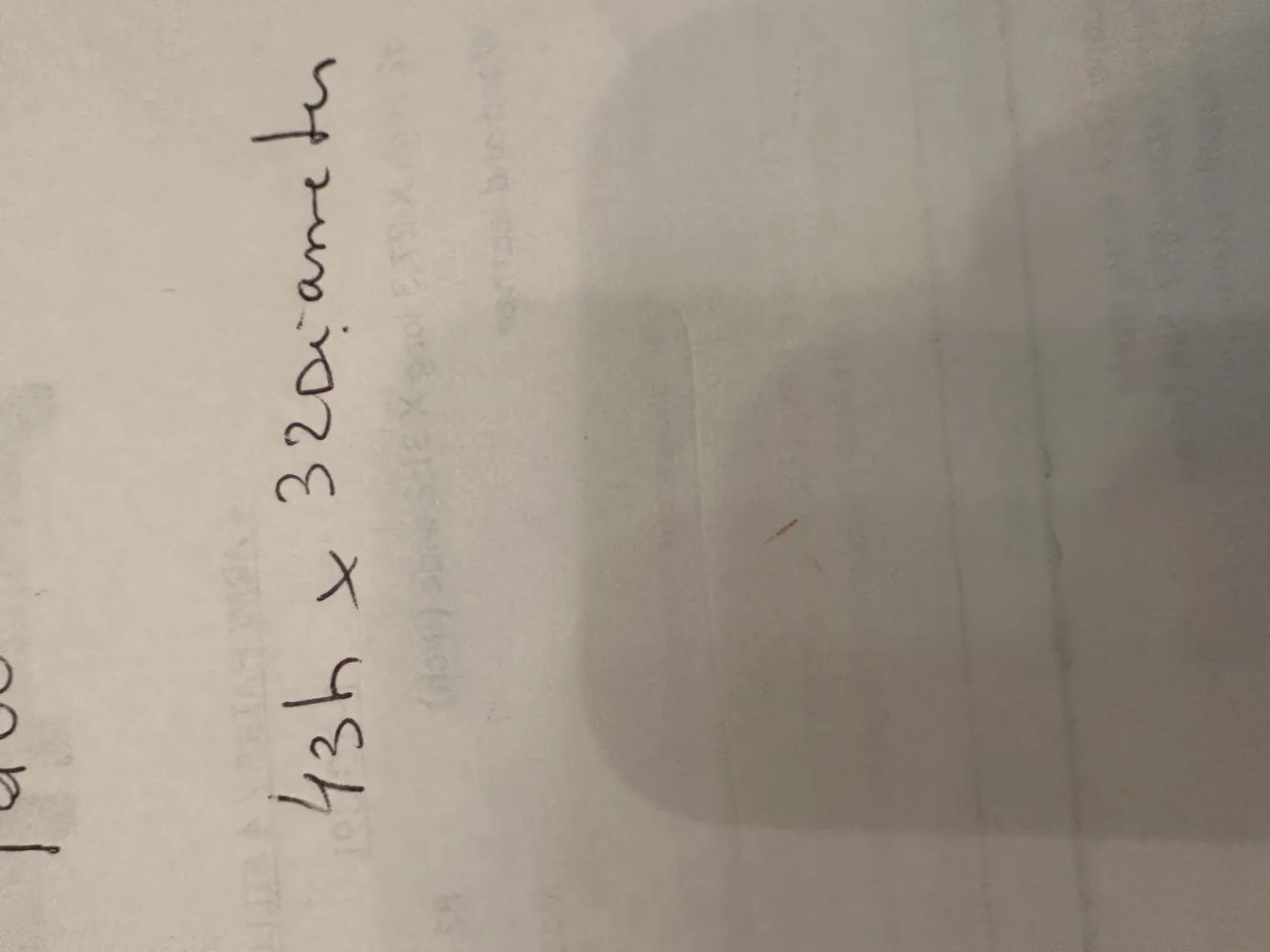 deux lampes de table antiques avec un design élégant