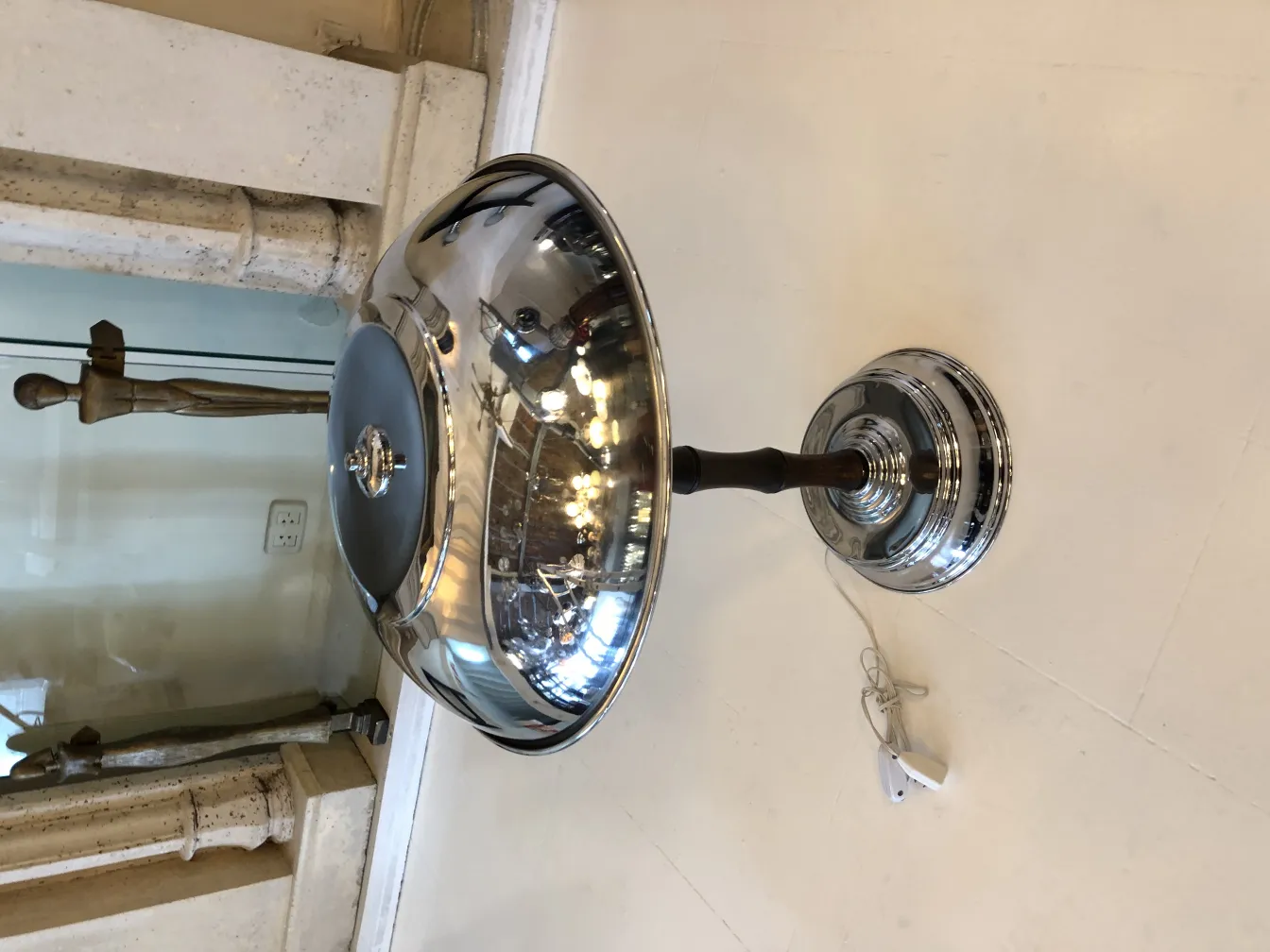 due lampade da tavolo antiche con finitura lucida