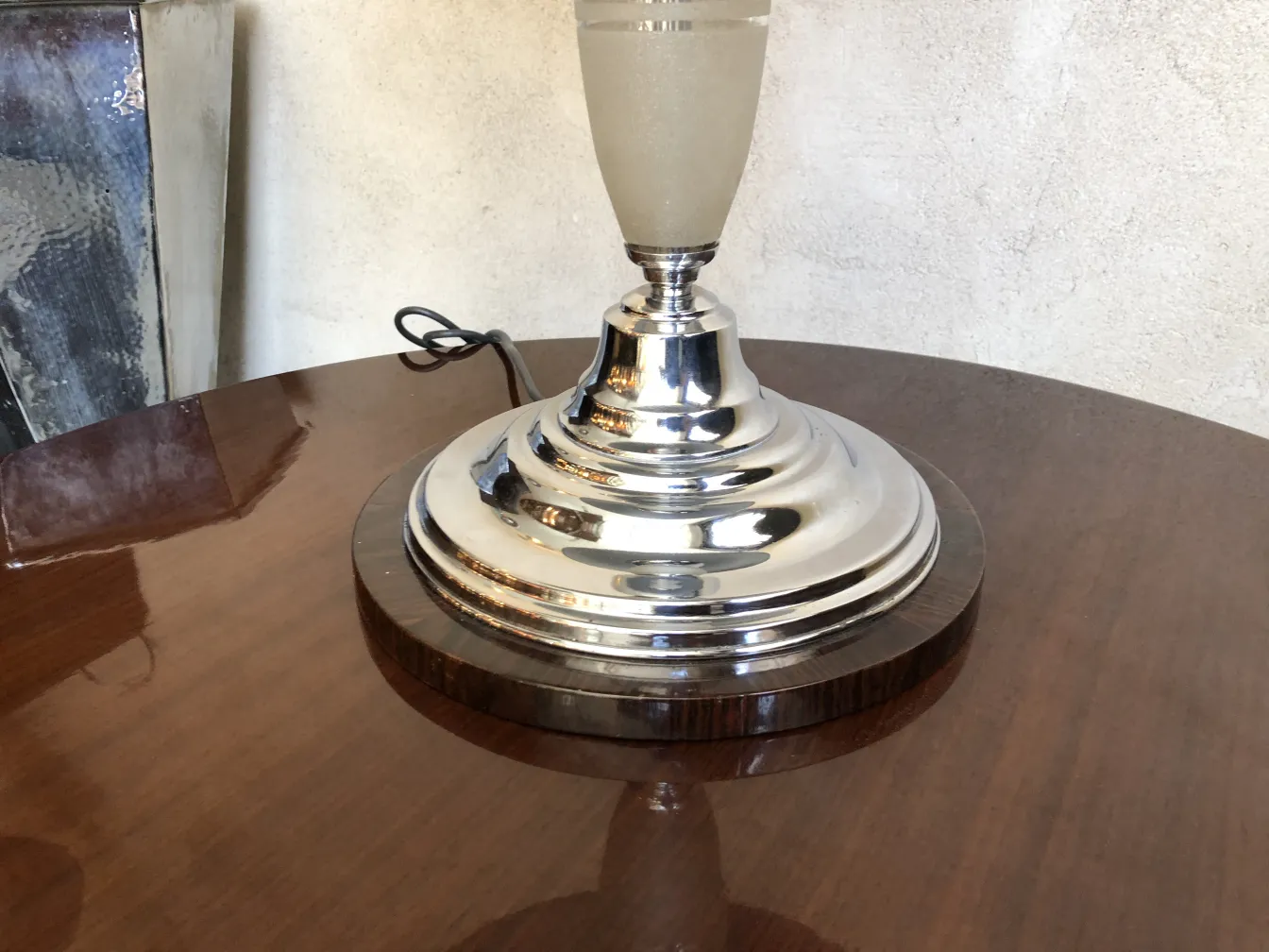 2 lampes de table antiques avec une base élégante et lumière douce