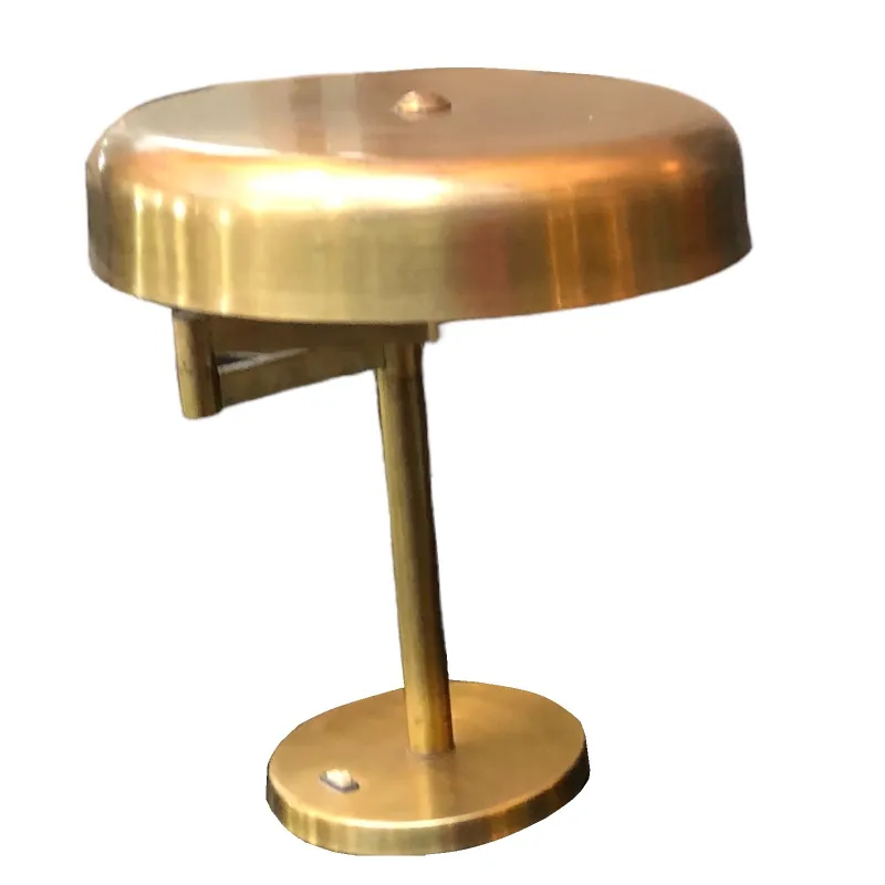 2 lampes de table anciennes dans un cadre confortable