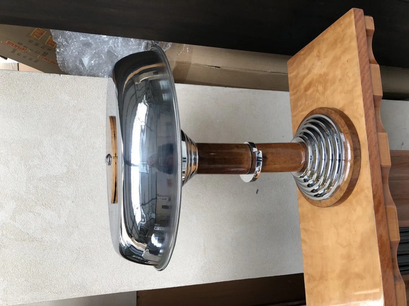 2 antique table lamps with shiny finish and decorative base