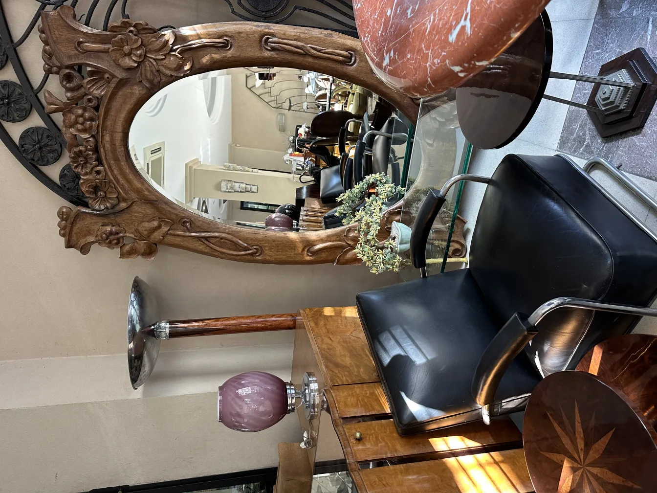 deux lampes de table anciennes avec des bases décoratives