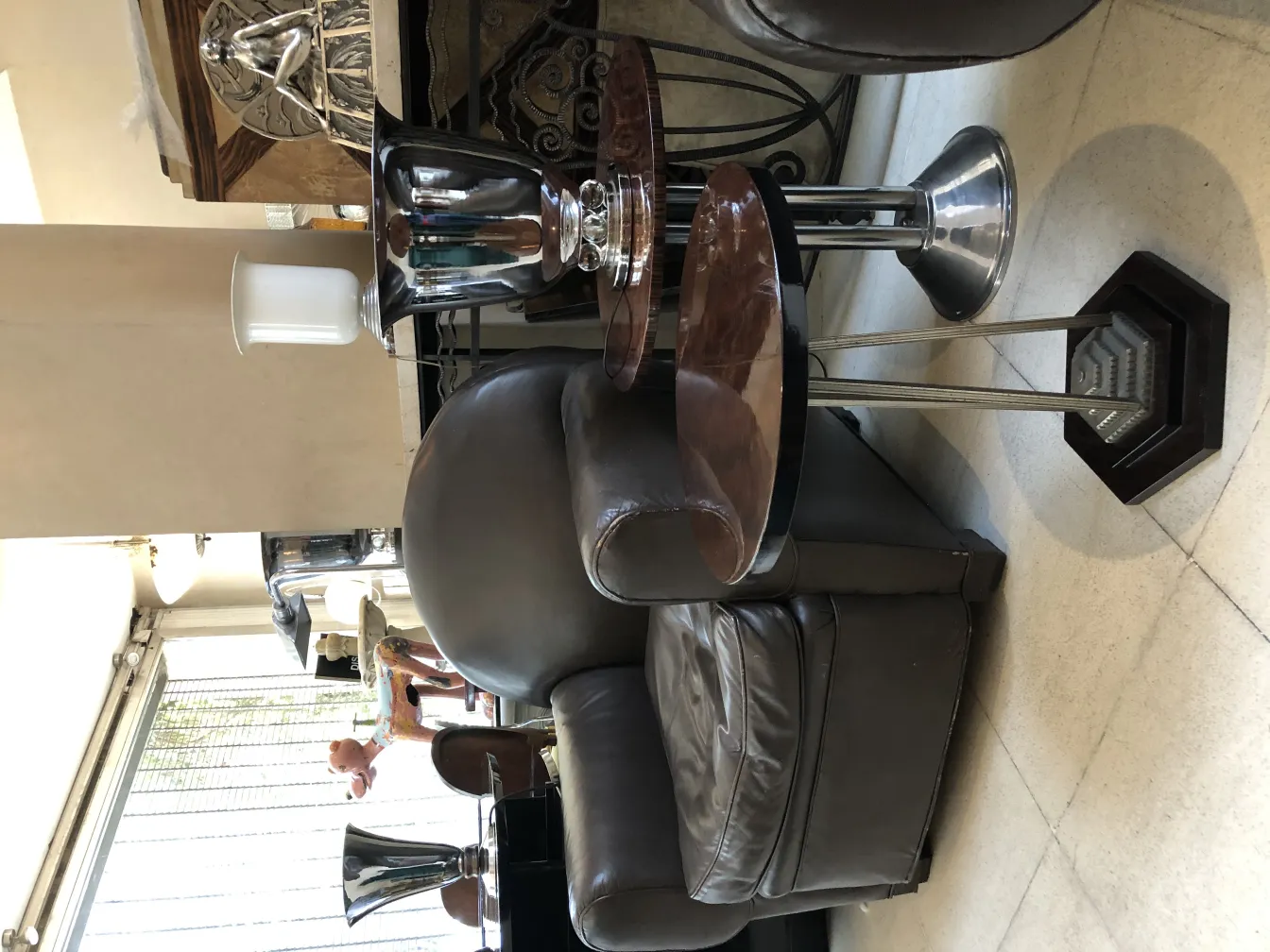 zwei antike Tischleuchten mit einzigartigen Details