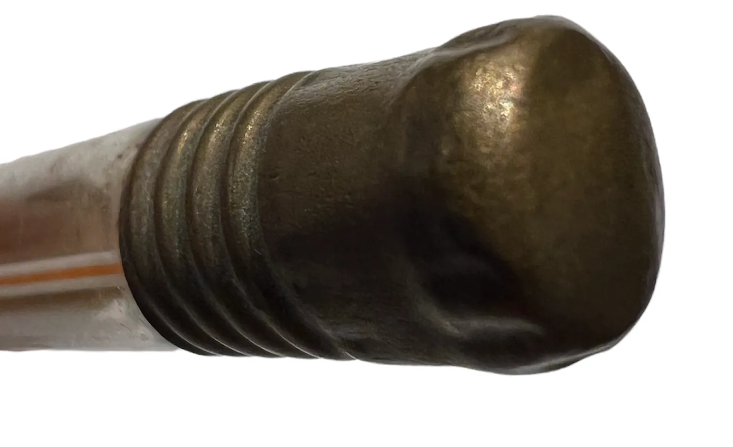 frasco de perfume antigo com tampa decorativa, design clássico elegante