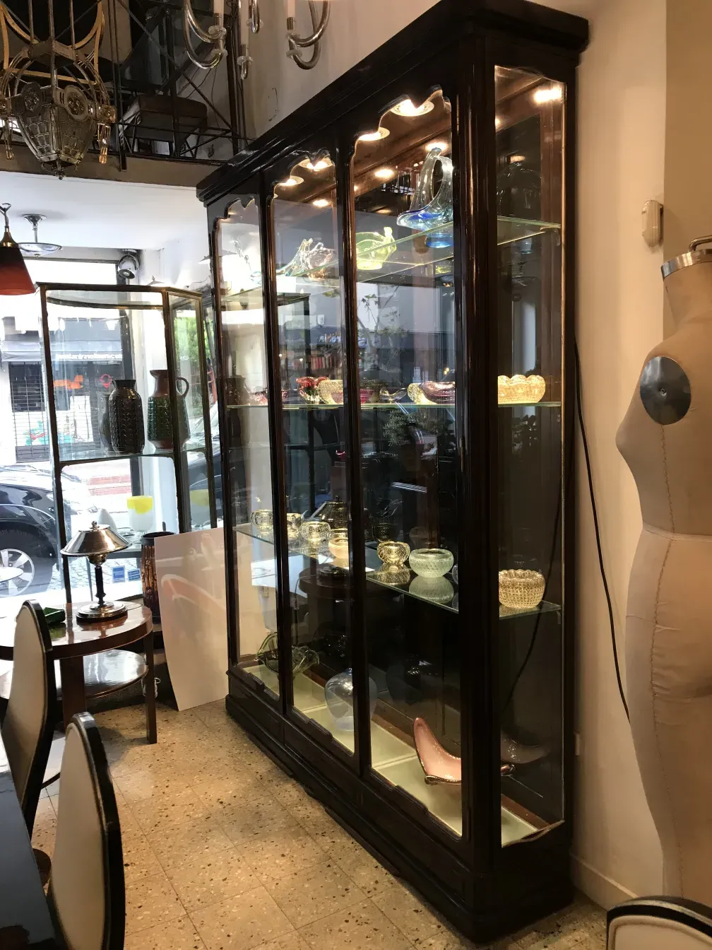 古董陈列柜展示装饰物品