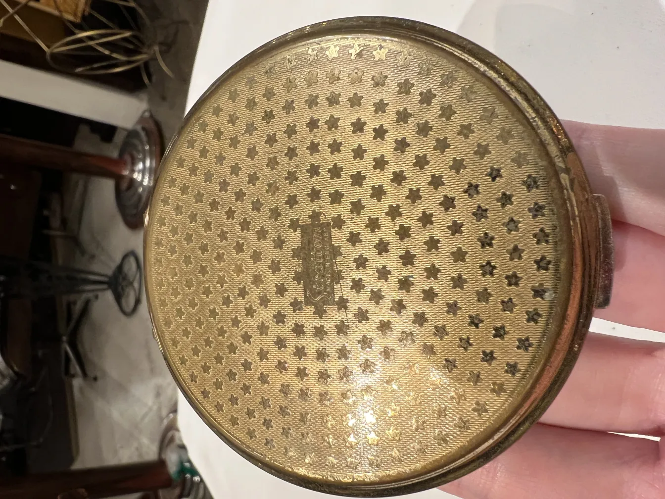 антикварный компактный с золотыми звездами