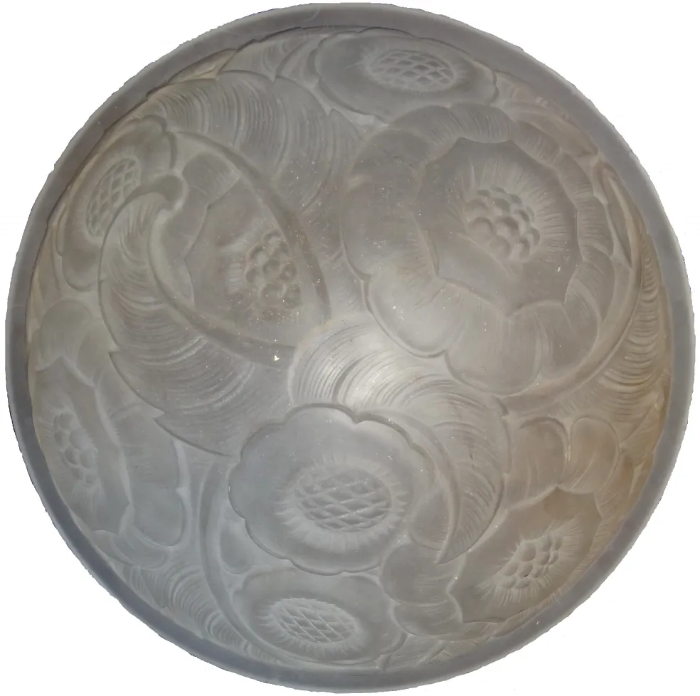 round antique ceiling light engraved with flowers