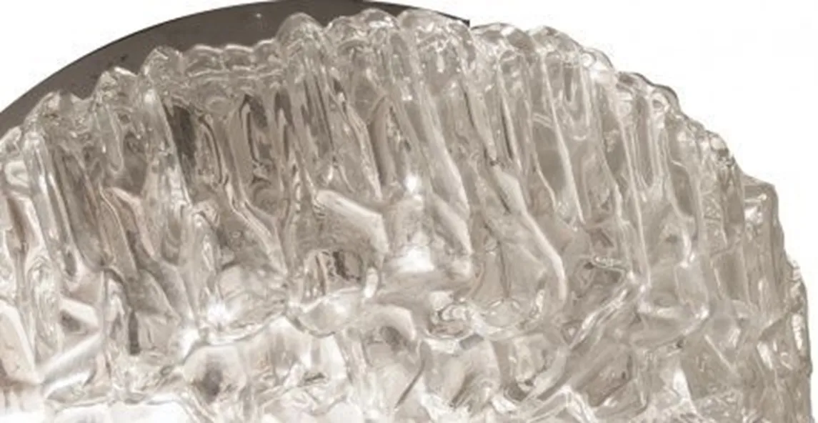 plafonnier ancien au design unique dans un cadre accueillant