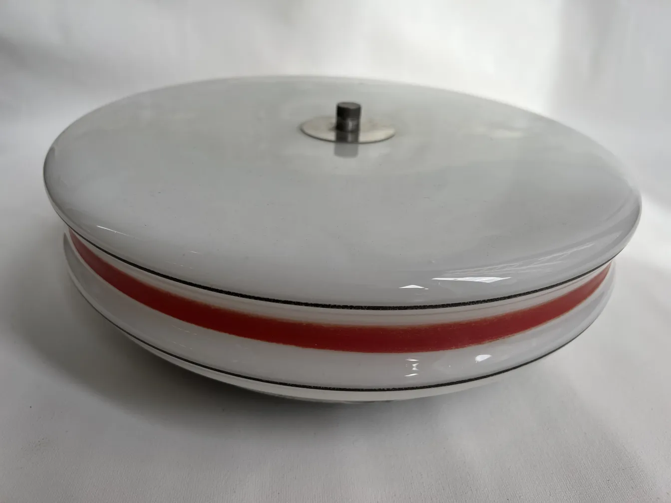 plafon antiguo en forma redonda con detalles de colores