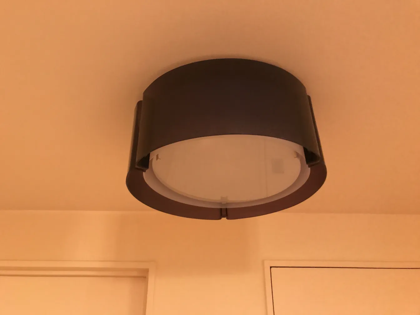 luz de teto antiga com iluminação suave