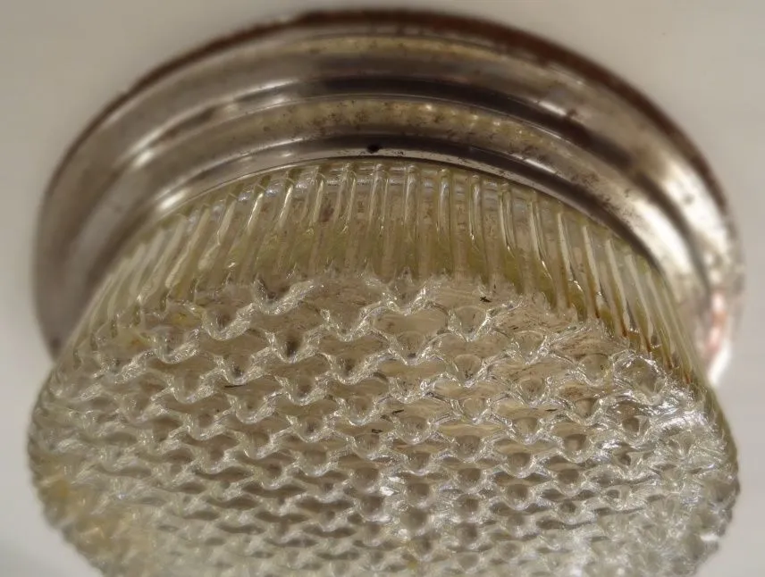 مصباح السقف القديم بتصميم زجاجي مشقوق