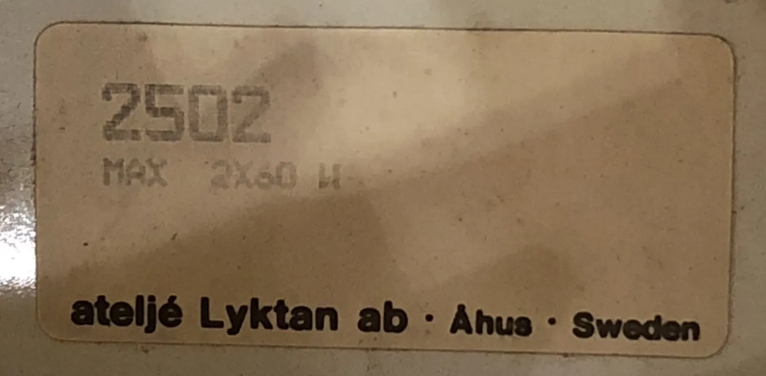 Dos plafones antiguos de diseño simple y elegante, marca ateijé Lyktan ab, estilo sueco.