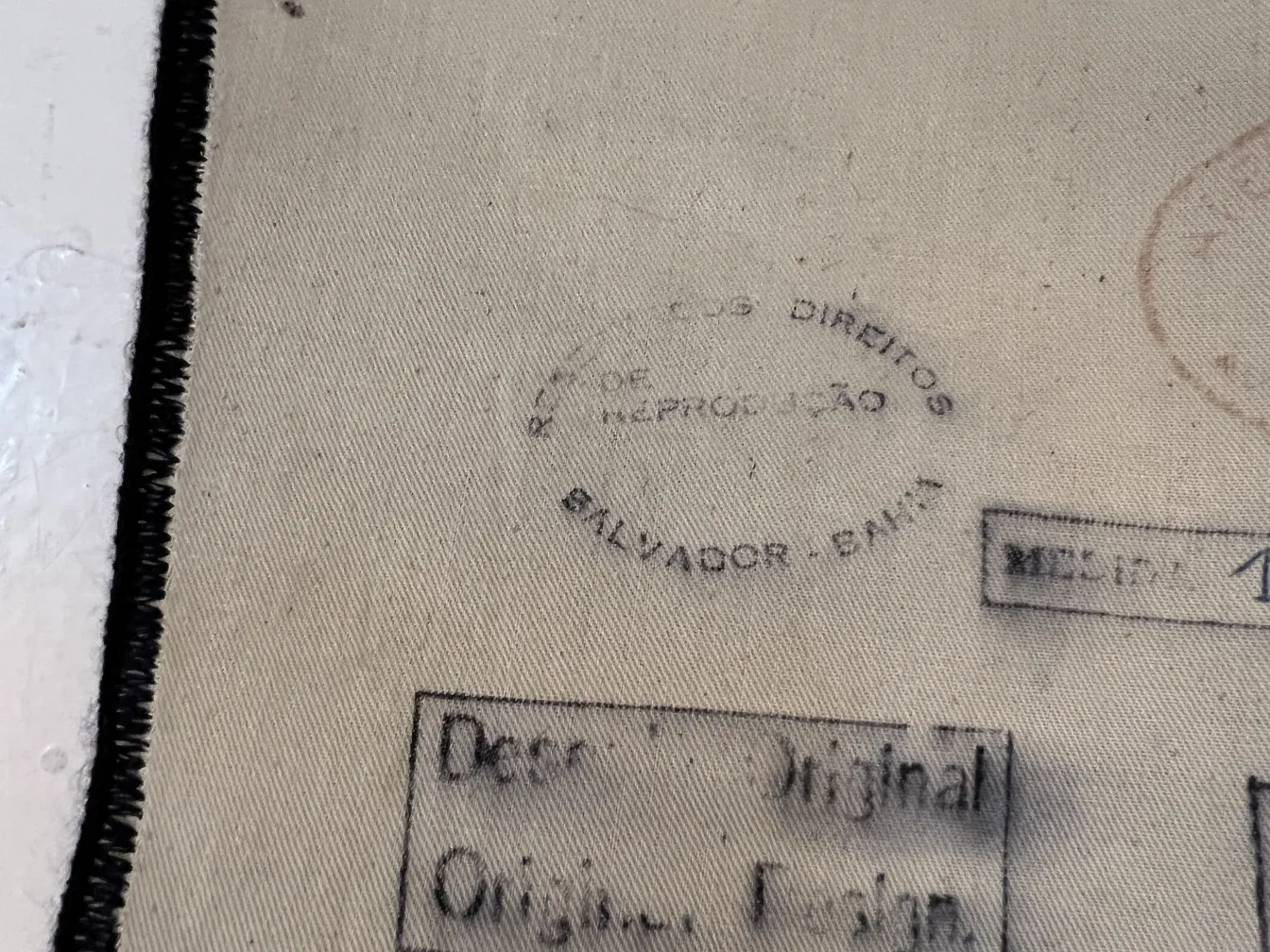 古董挂毯带图案，浅色背景，装饰环境