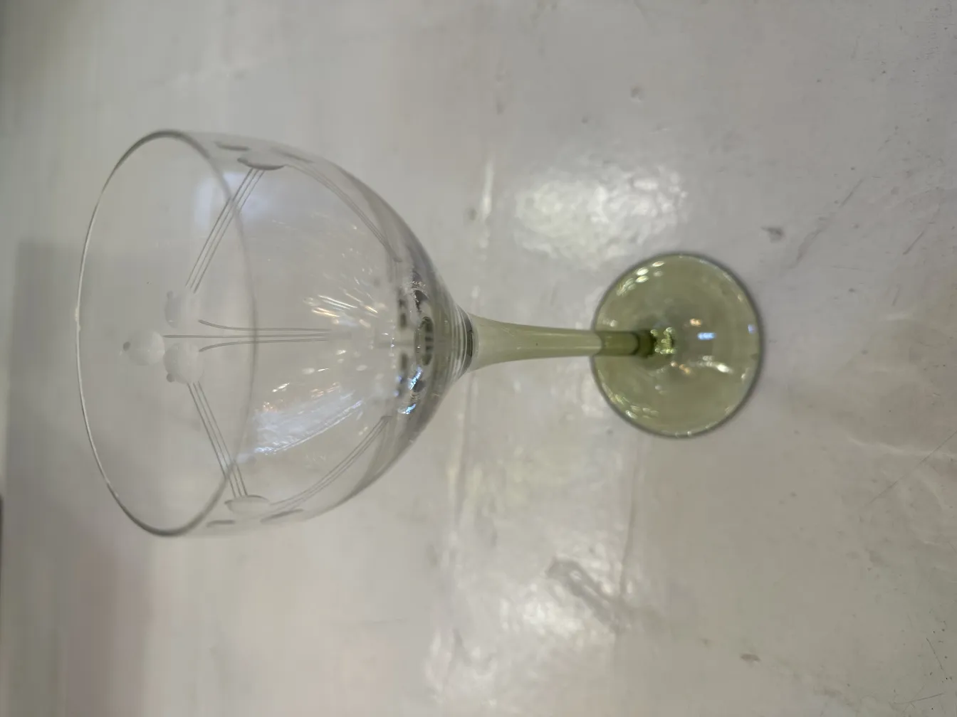 6 dekorative antike Gläser mit elegantem Design