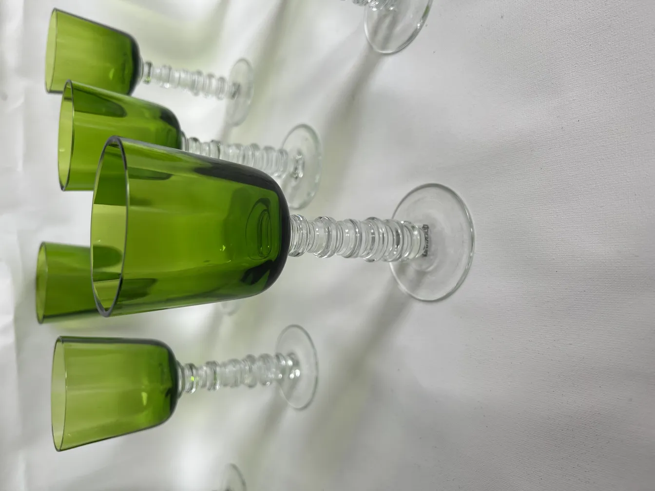 Conjunto de 12 taças querandi em tons verdes, elegantes e antigas.