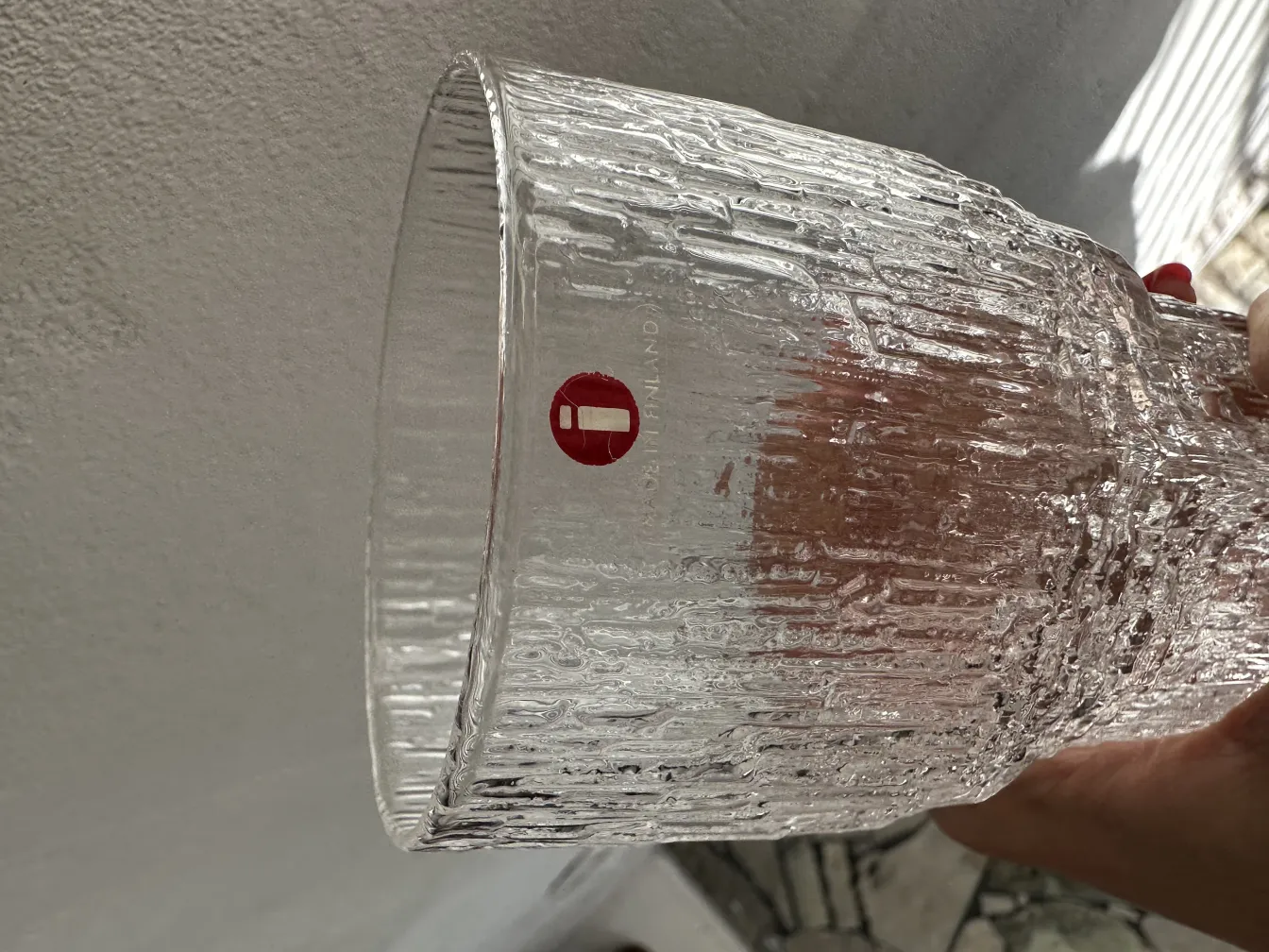 Ensemble de 8 verres anciens de Tapio Wirkkala dans un contexte élégant