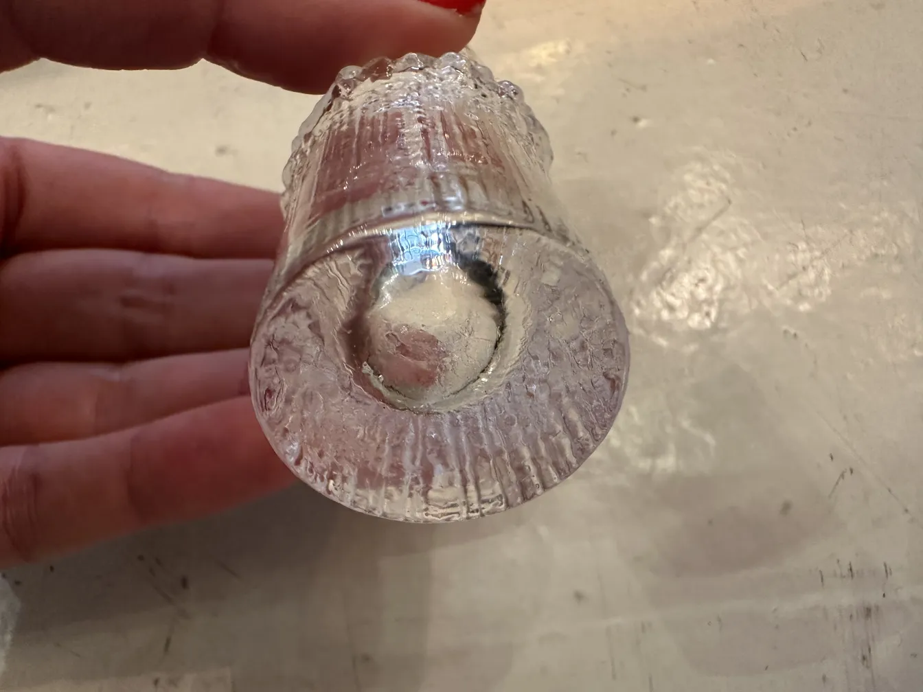 Verres anciens de Tapio Wirkkala, design élégant et formes claires, ambiance chaleureuse