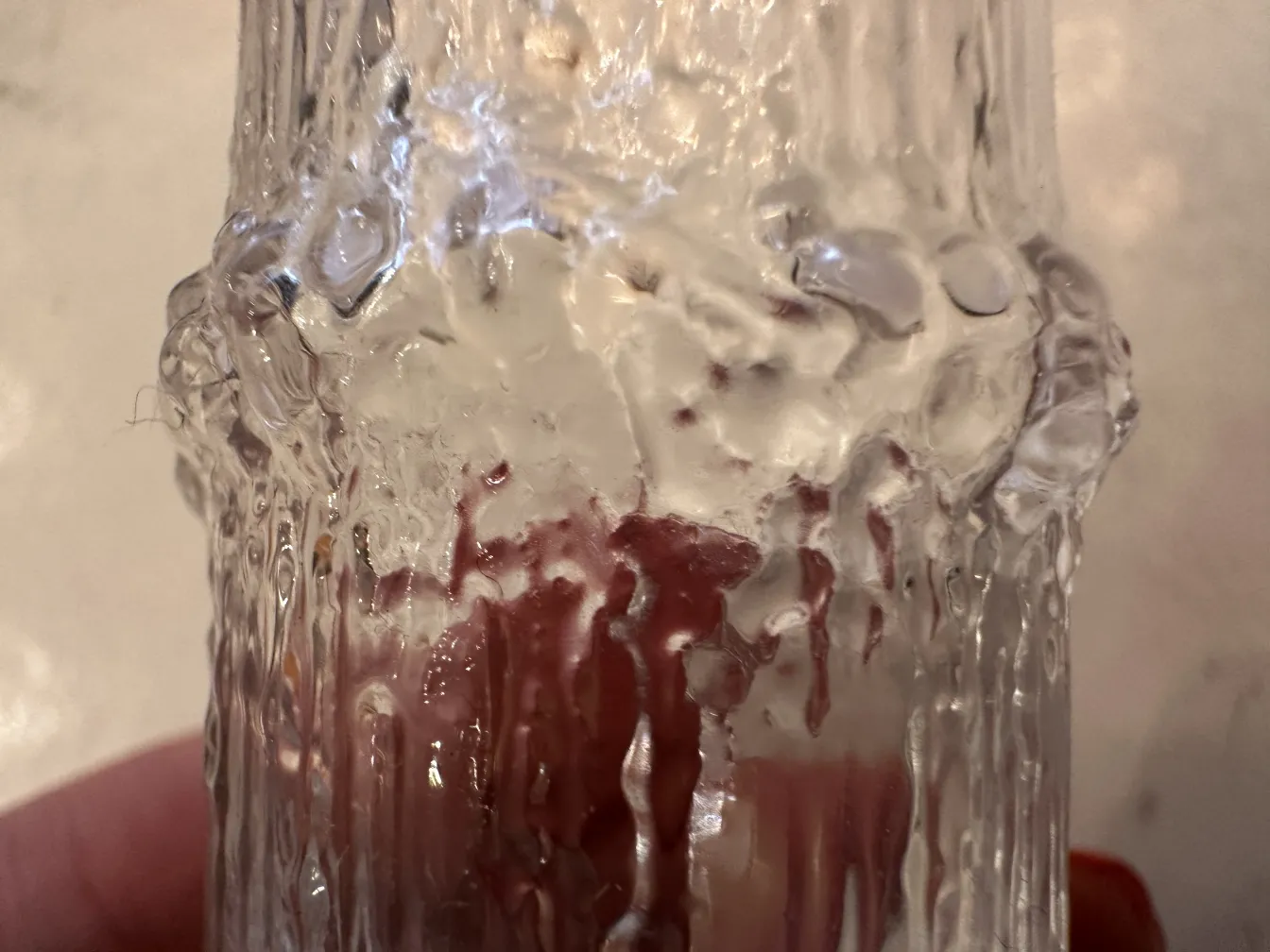 六个古董杯由Tapio Wirkkala设计，具有独特的设计和纹理，非常适合收藏