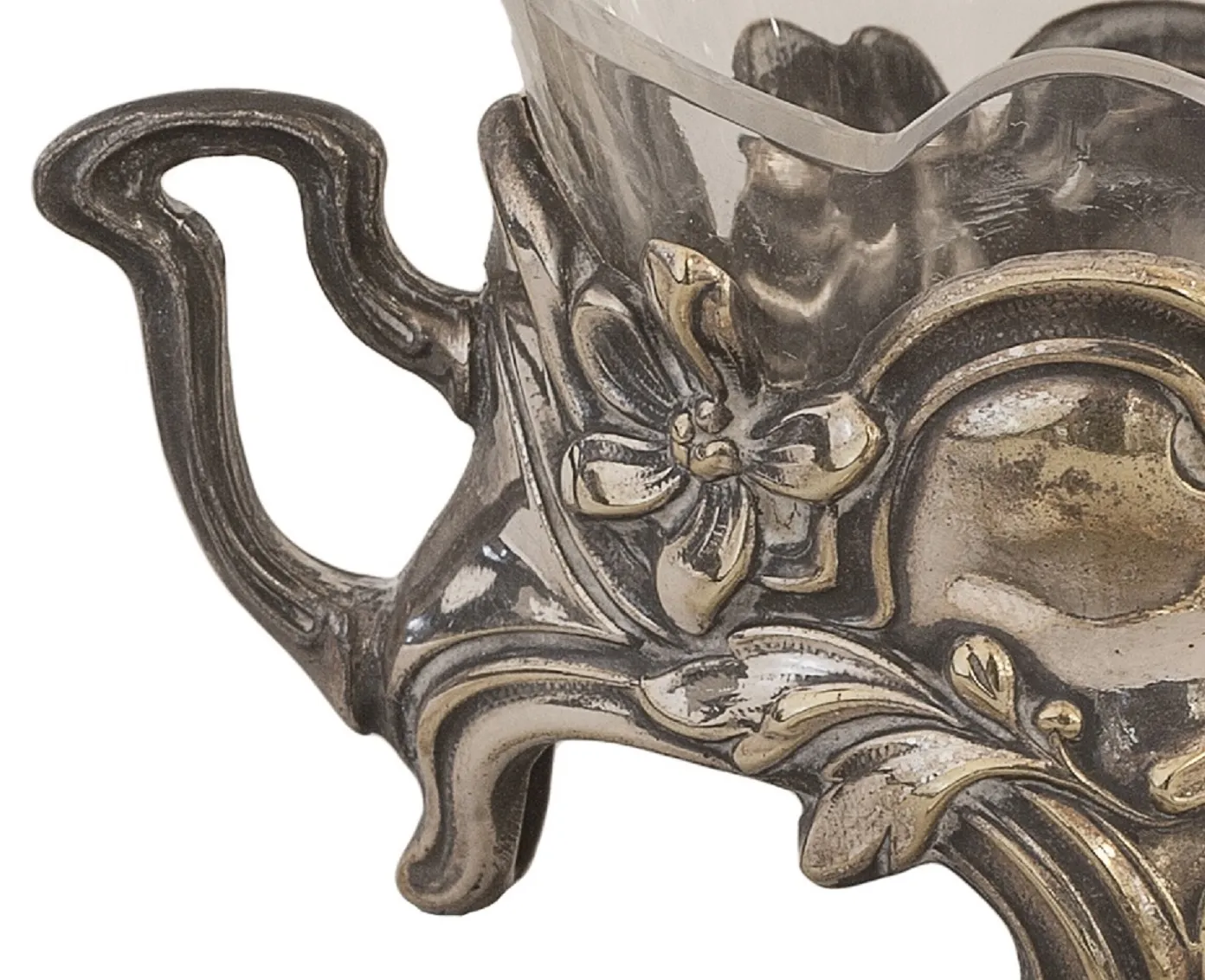 Salero y pimentero antiguo WMF con diseño floral, detalle en metal.