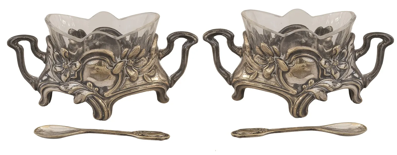 saliera e pepiera antiche WMF con design floreale e cucchiaio