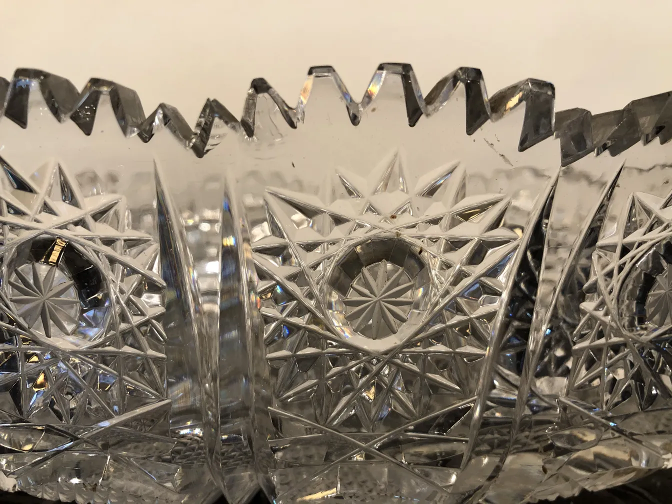 टेबल की सजावट प्राचीन, सजावटी डिजाइन और सुरुचिपूर्ण आकार, मेज के लिए आदर्श